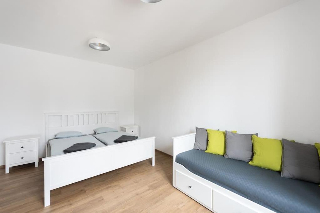 Vacov Apartment *